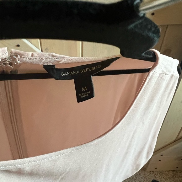 LIKE NEW Banana Republic Zip Back Blouse - Picture 2 of 6